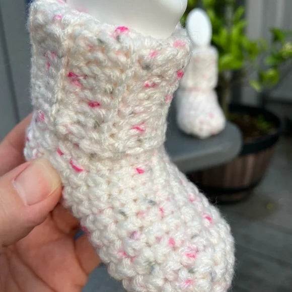 Newborn Crushed Raspberry Baby Booties - Picture 3 of 9